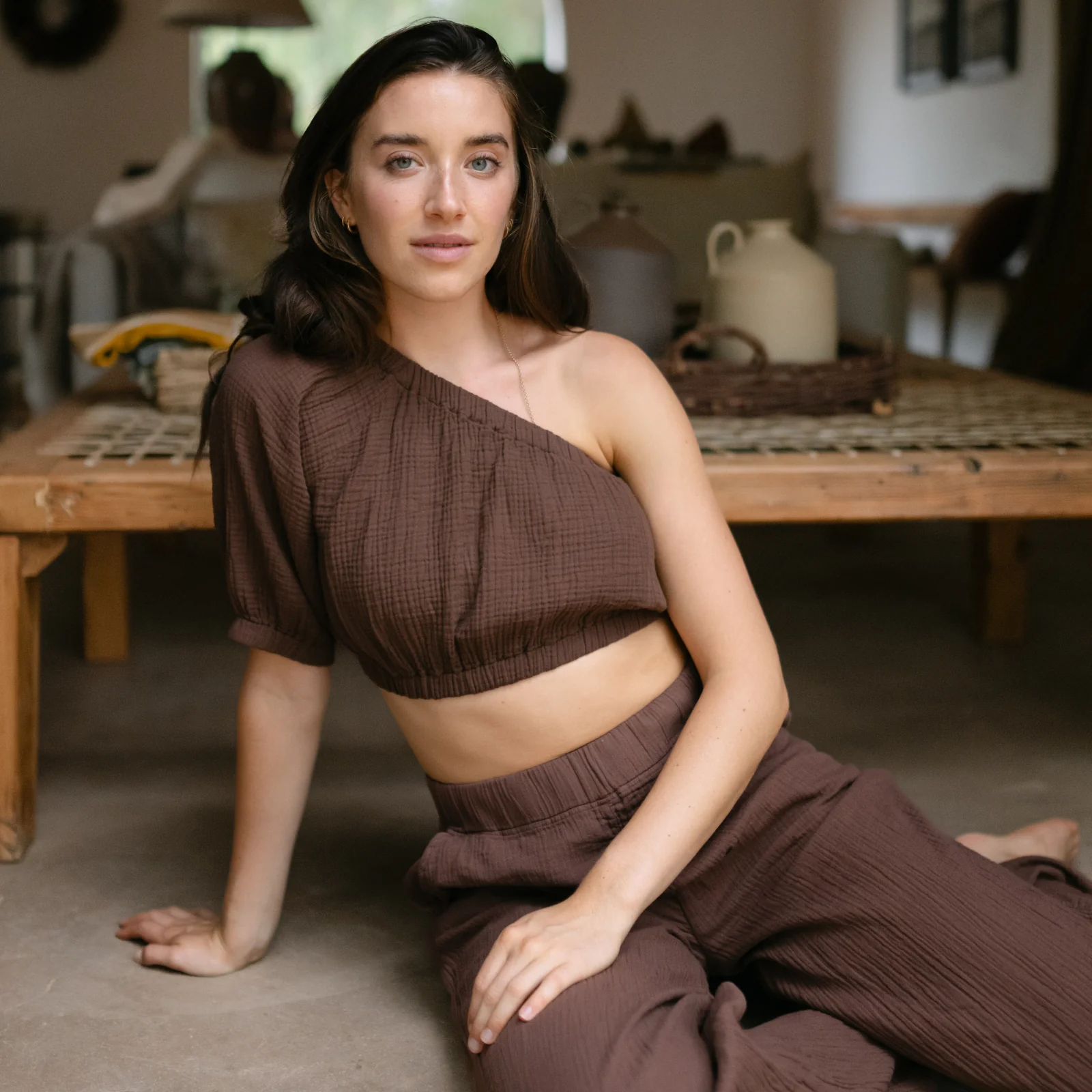 Asymmetrisches Musselin Crop Top Siv - Image 15