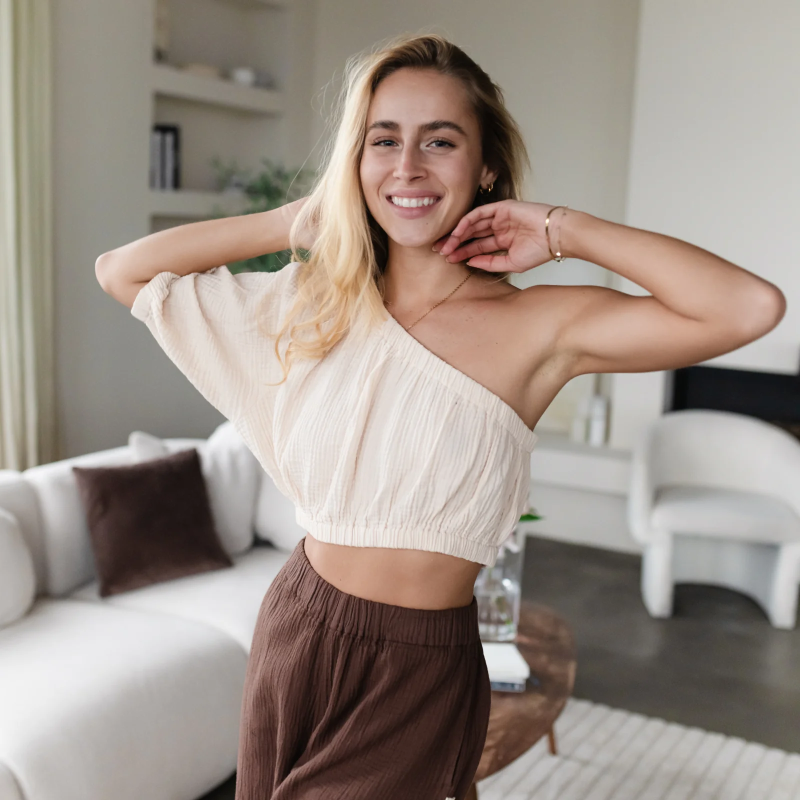 Asymmetrisches Musselin Crop Top Siv - Image 7