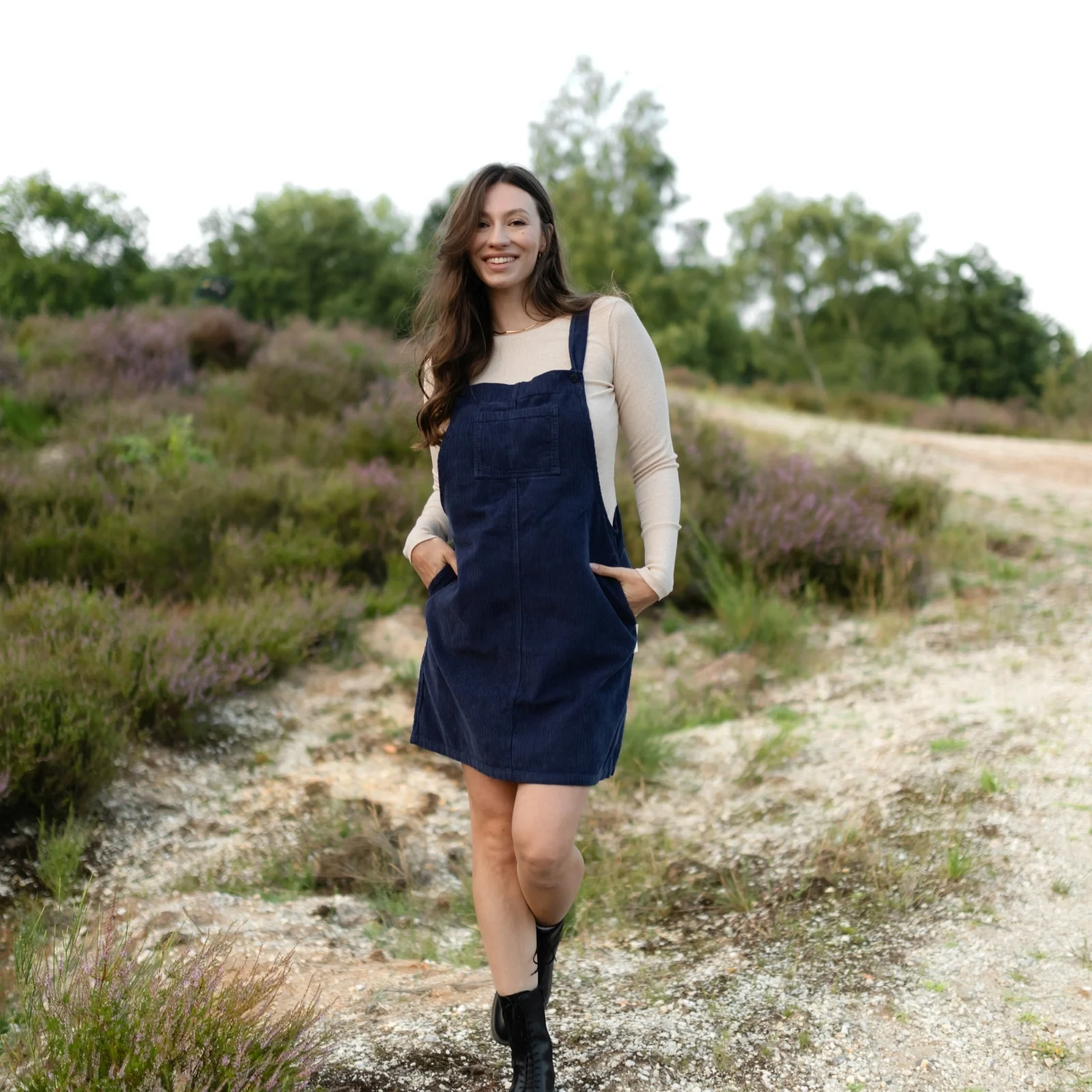 Cord Latzkleid Mika - Image 13
