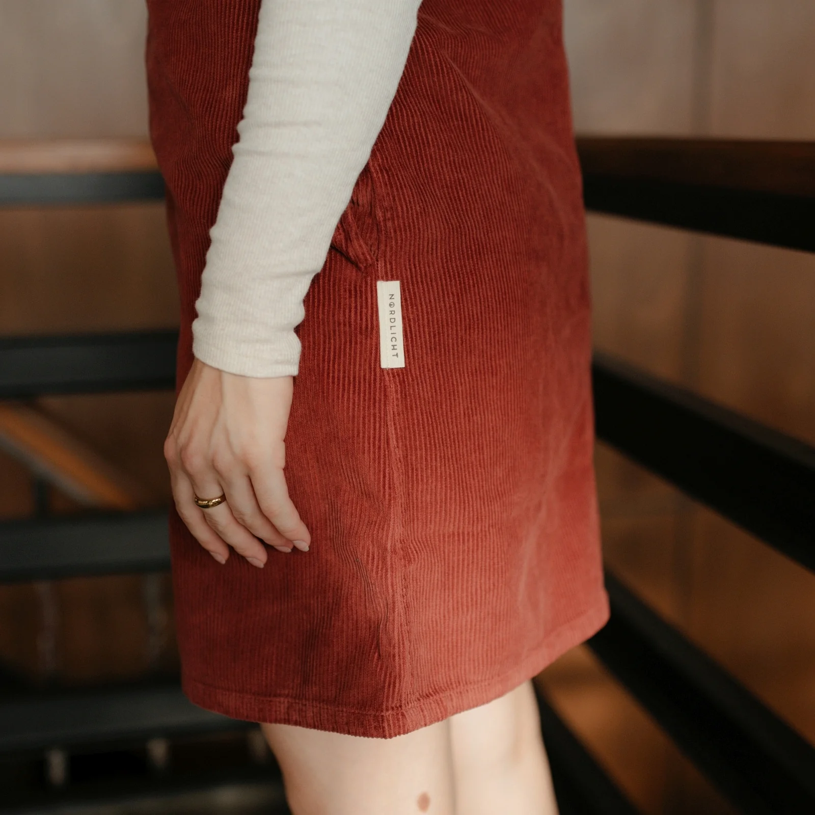 Cord Latzkleid Mika - Image 16