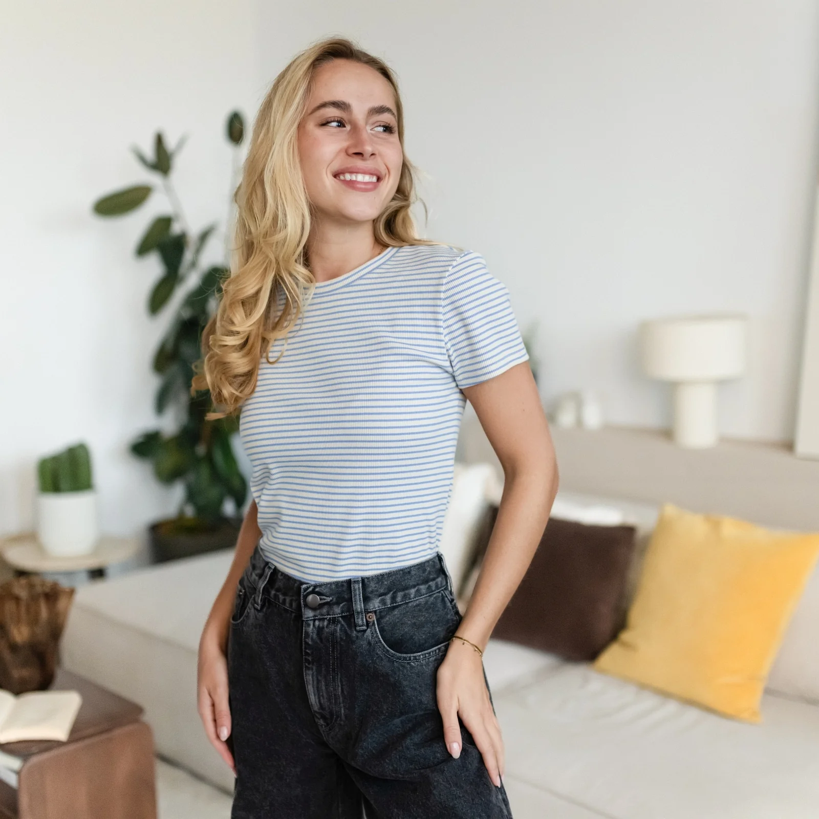 Gestreiftes Ripp T-Shirt Elvie - Image 18