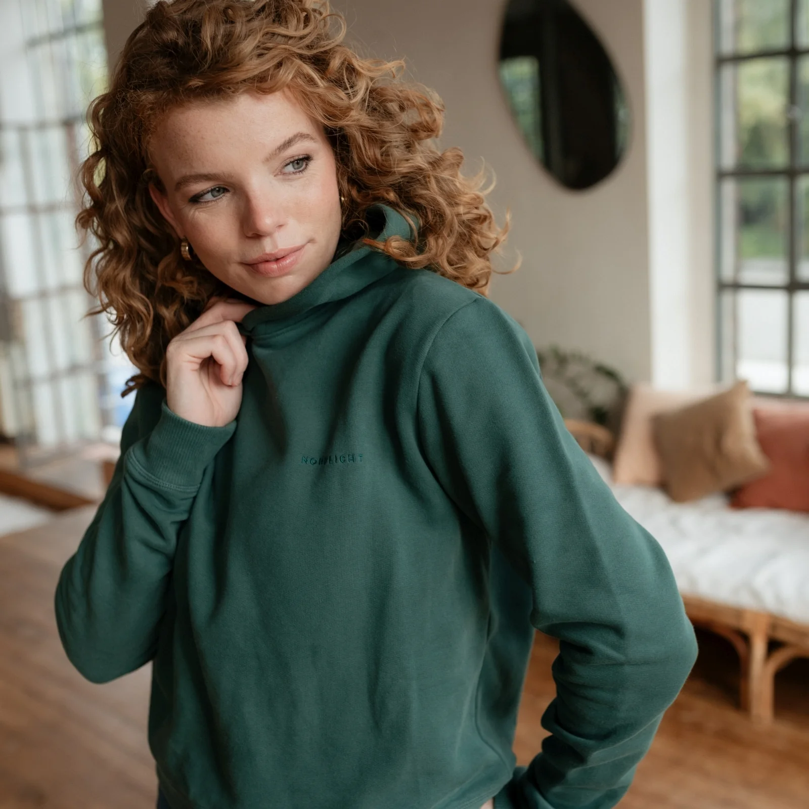 Hoodie Nissa - Image 4