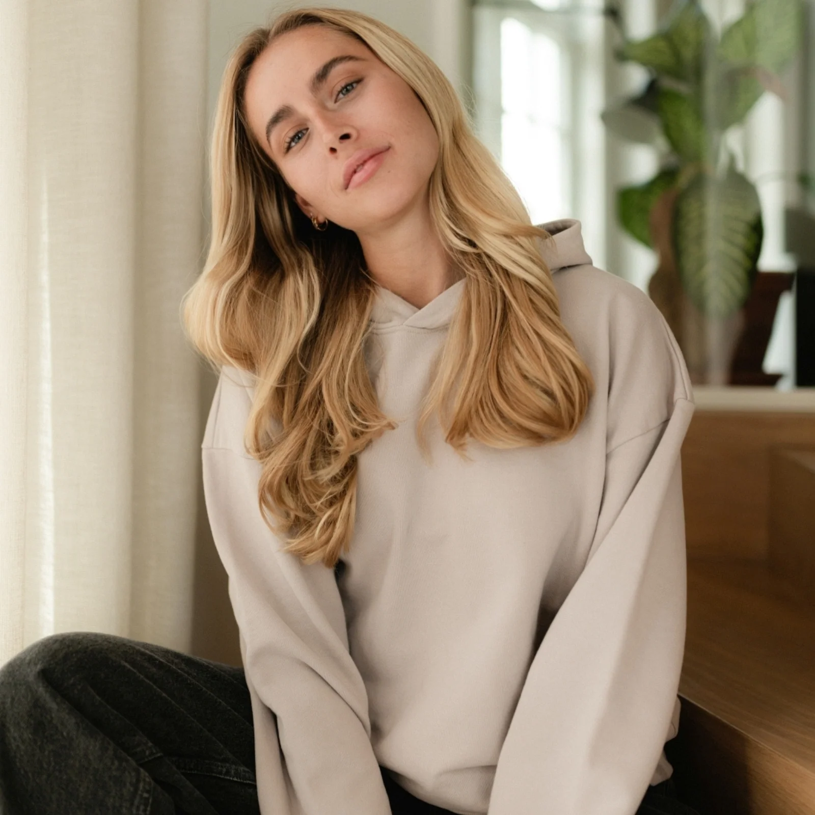 Hoodie Nissa - Image 10