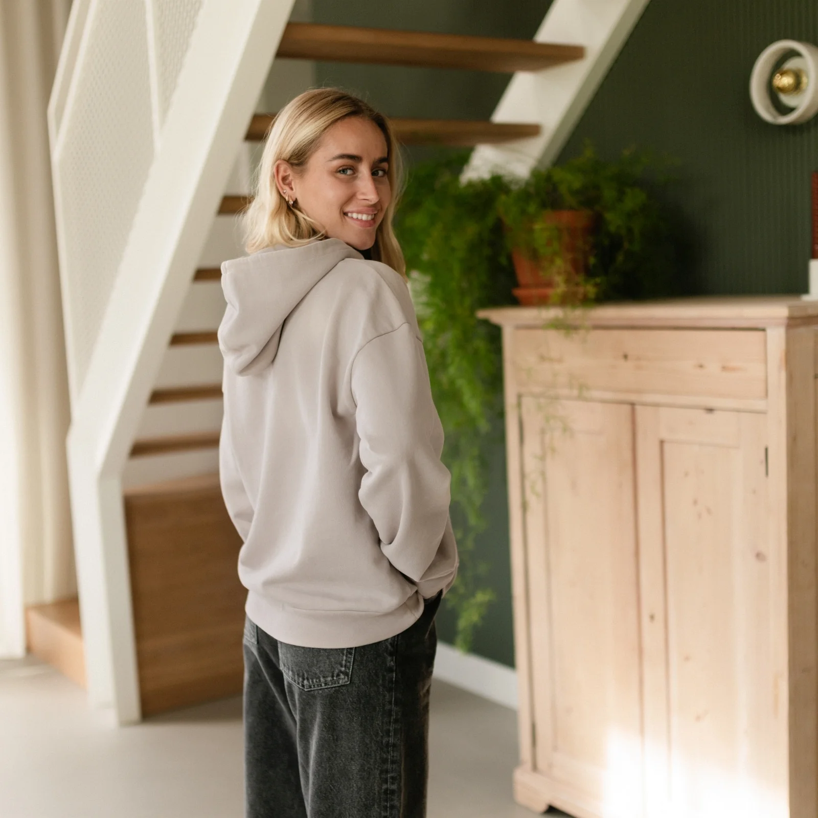 Hoodie Nissa - Image 7