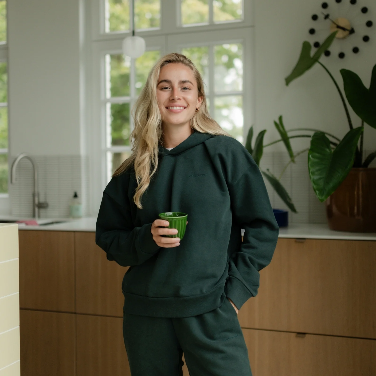 Hoodie Nissa - Image 3