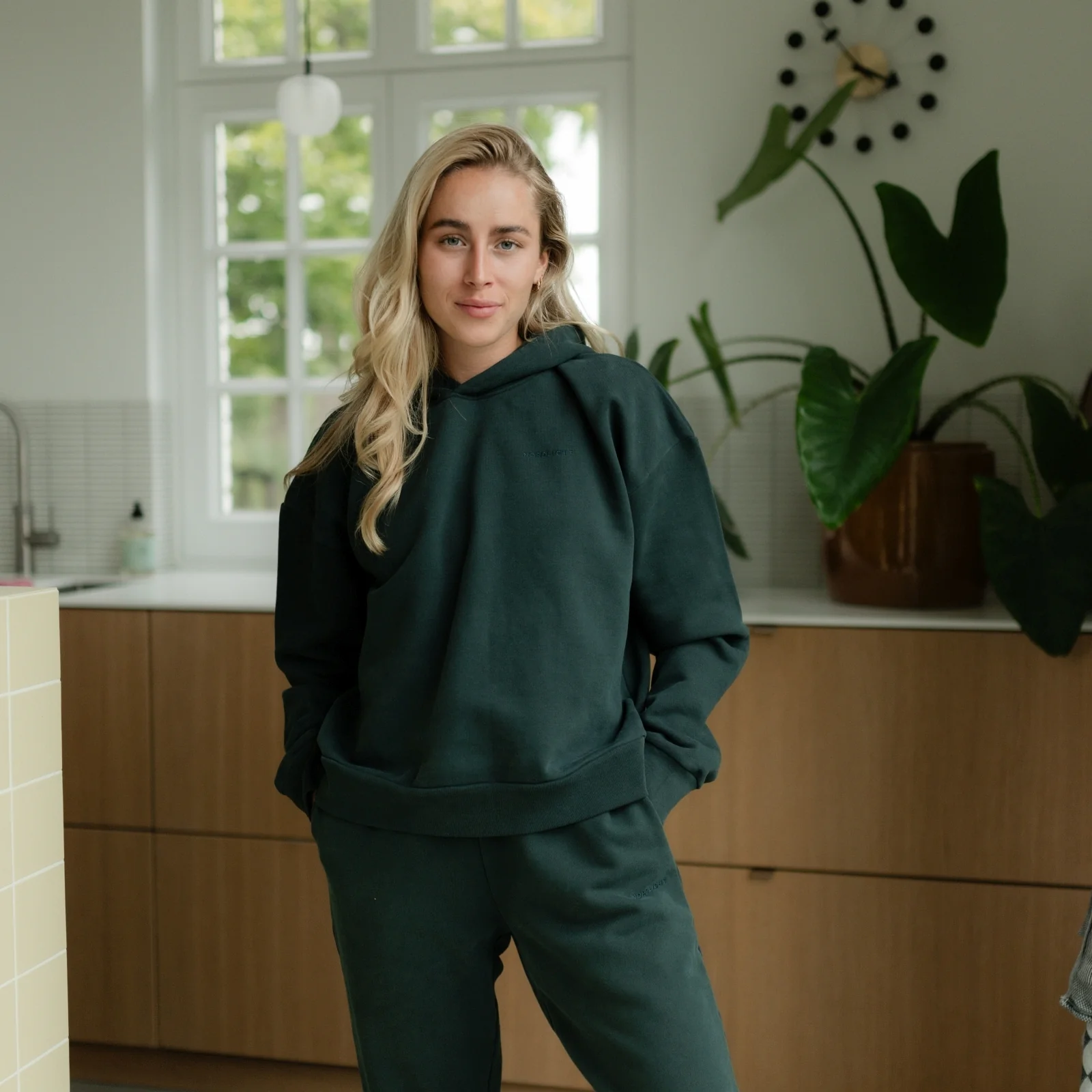 Hoodie Nissa - Image 9